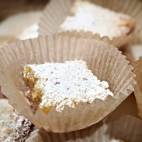 Blondies with Chocolate Chips